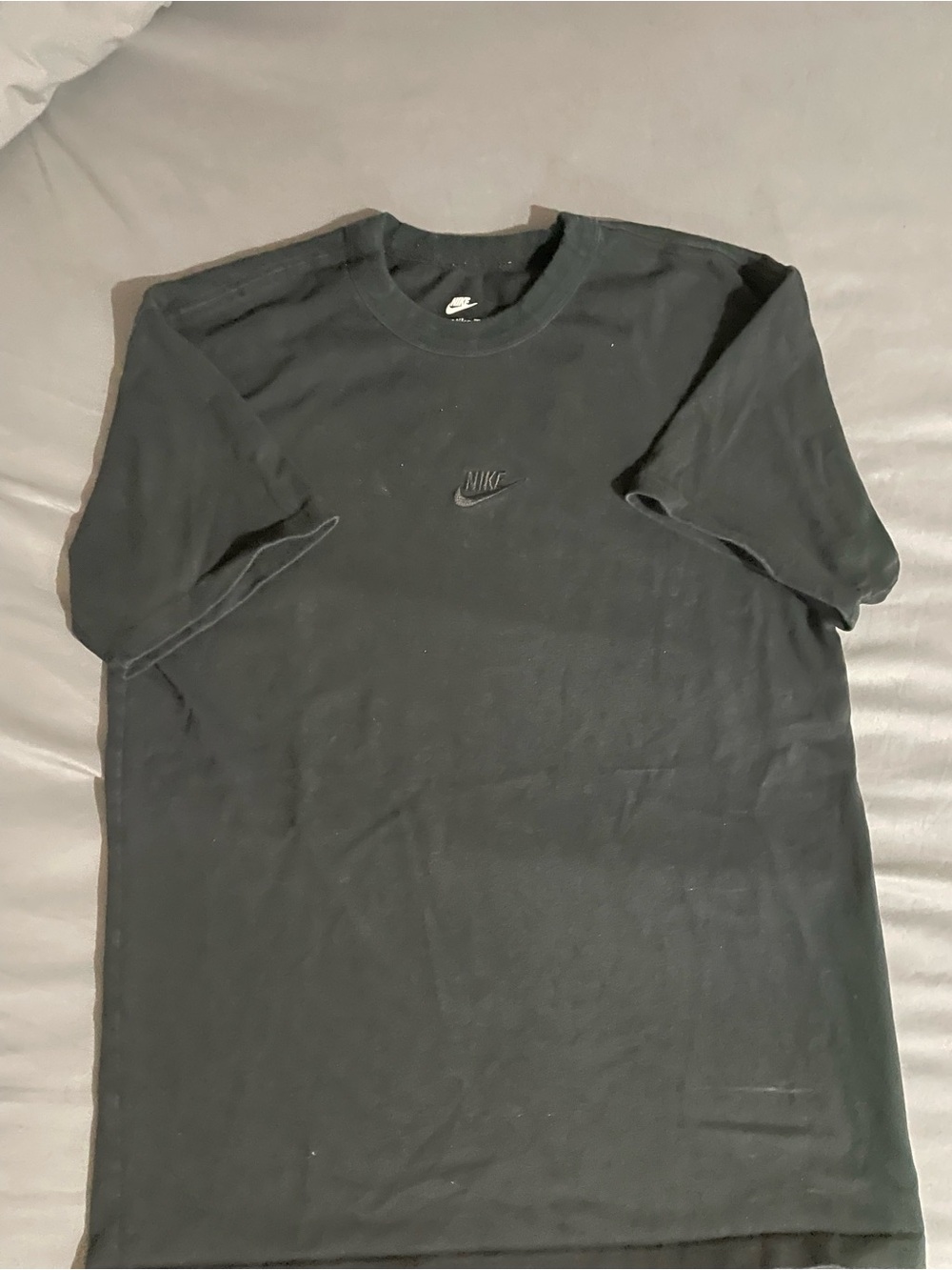 Nike Men's Black Embroidered Logo T-Shirt Small